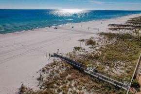 Beautiful 3BR/2BA Beachfront Condo,Sleeps 8